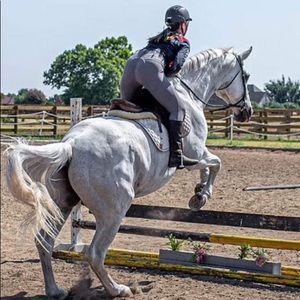 Meet your Posher, Olivia